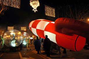 Illuminated inflatable rocket